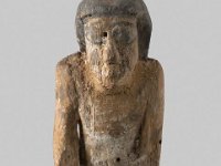 Aeg H 26  Aeg H 26, Mittleres Reich, Dienerfigur, Holz, H 8,8 cm, B 4,0 cm, T 5,0 cm : Bestandskatalog Ägypten, Museumsfoto: Claus Cordes